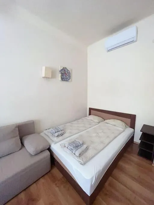 Apartment Diamond Cabin By The Church Budapest Hungary