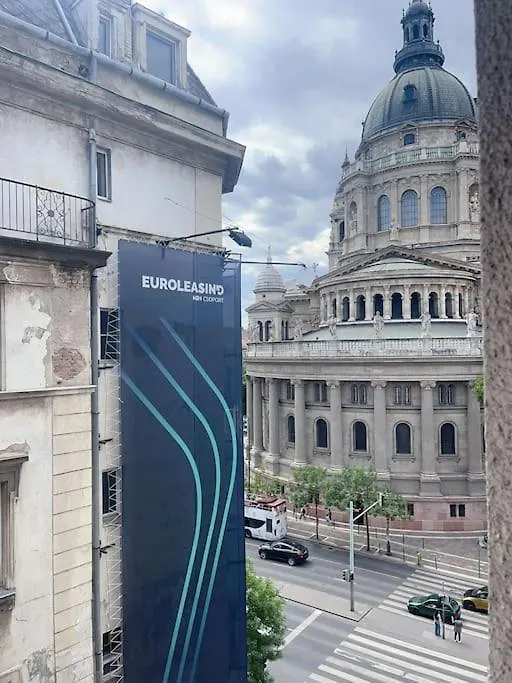Diamond Cabin By The Church Budapest